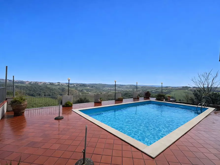 Immagine 33 di Casa colonica in vendita  a Vinci