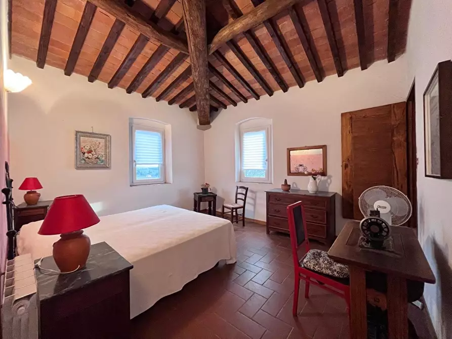 Immagine 14 di Casa colonica in vendita  a Vinci