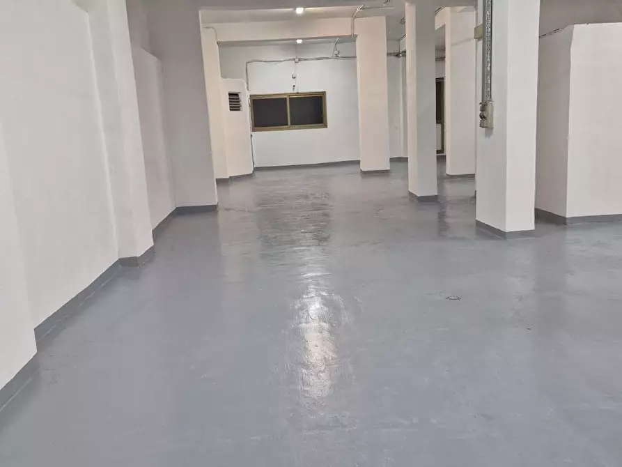 Immagine 4 di Magazzino in vendita  a Palermo