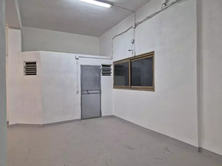 Immagine 7 di Magazzino in vendita  a Palermo