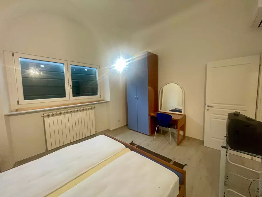 Immagine 11 di Appartamento in affitto  a Lucca