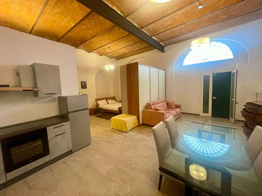 Immagine 2 di Appartamento in affitto  a Lucca