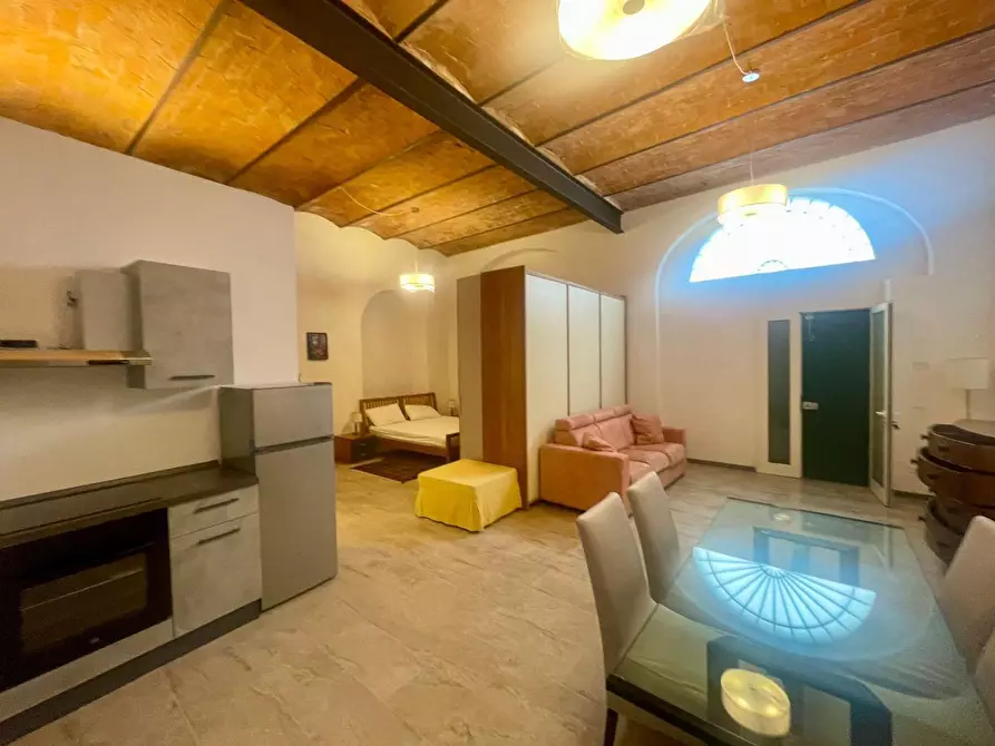 Immagine 5 di Appartamento in affitto  a Lucca