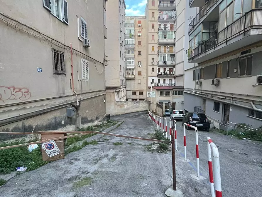 Immagine 4 di Magazzino in vendita  a Palermo