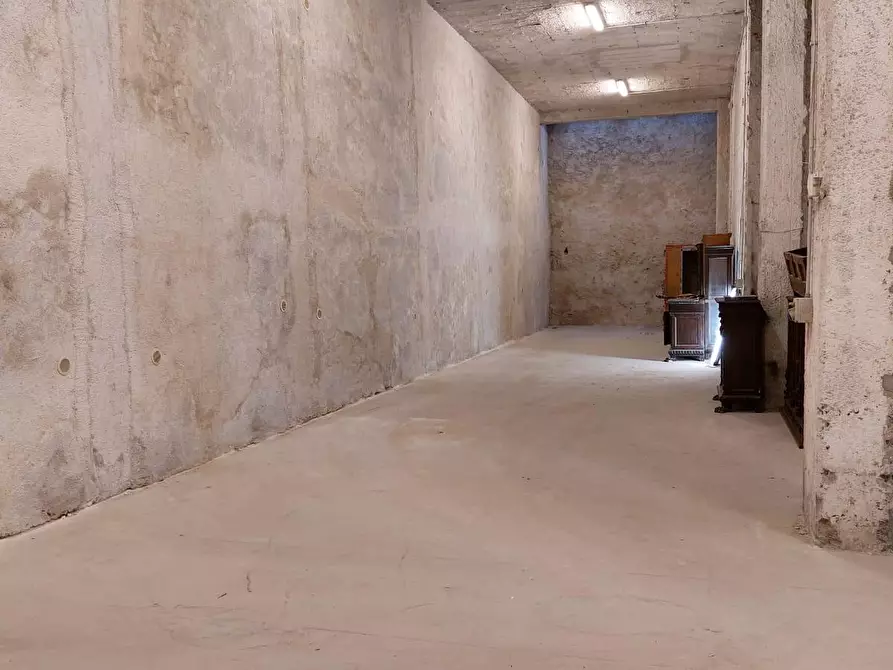 Immagine 1 di Magazzino in vendita  a Palermo