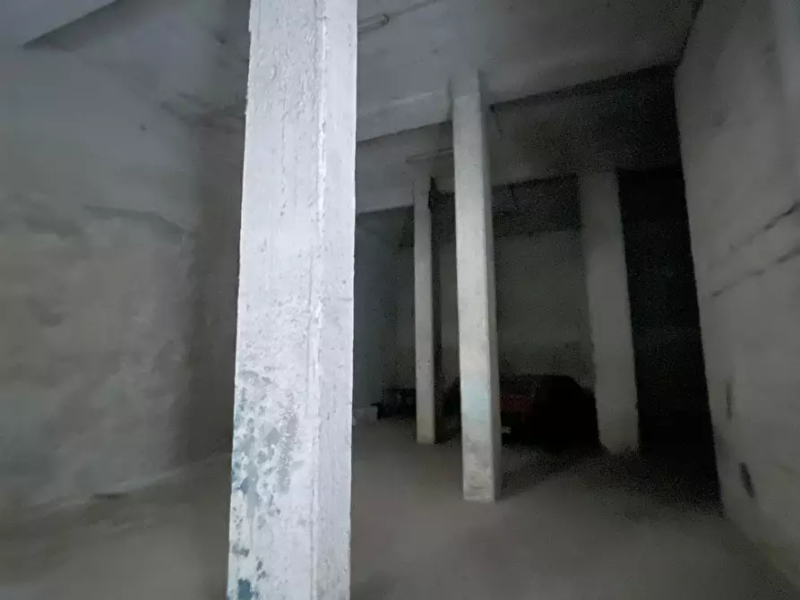 Immagine 5 di Magazzino in vendita  a Palermo