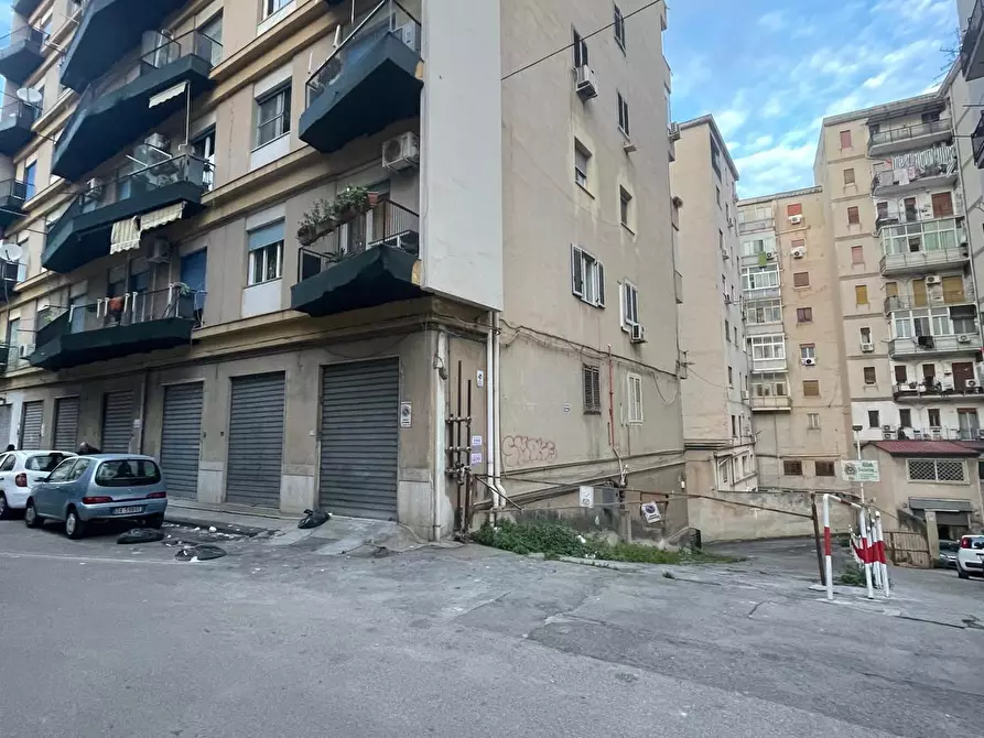 Immagine 3 di Magazzino in vendita  a Palermo