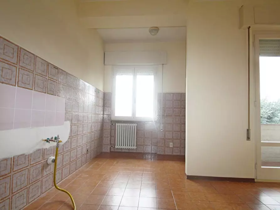 Immagine 22 di Appartamento in affitto  a Lucca