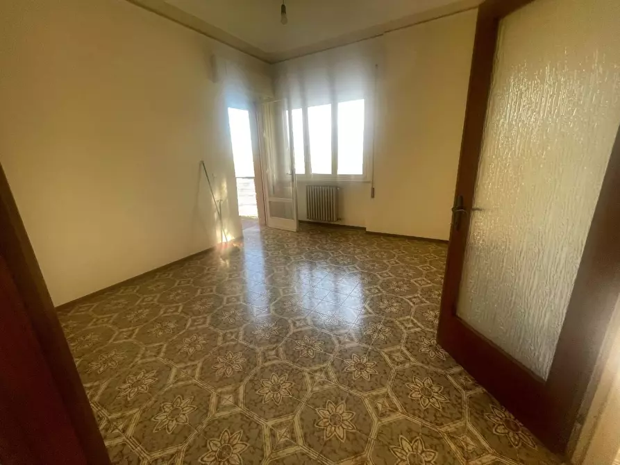 Immagine 2 di Appartamento in affitto  a Lucca