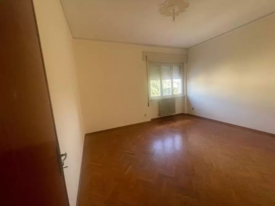 Immagine 36 di Appartamento in affitto  a Lucca