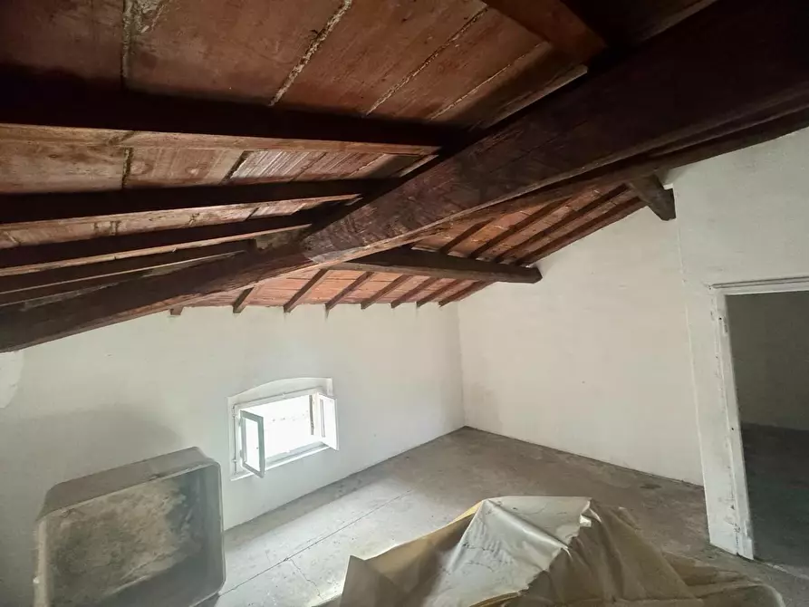 Immagine 28 di Casa indipendente in vendita  a Santa Maria A Monte