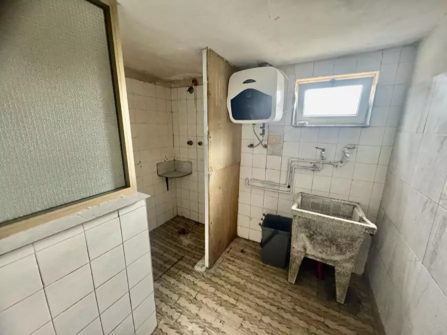 Immagine 24 di Casa indipendente in vendita  a Santa Maria A Monte