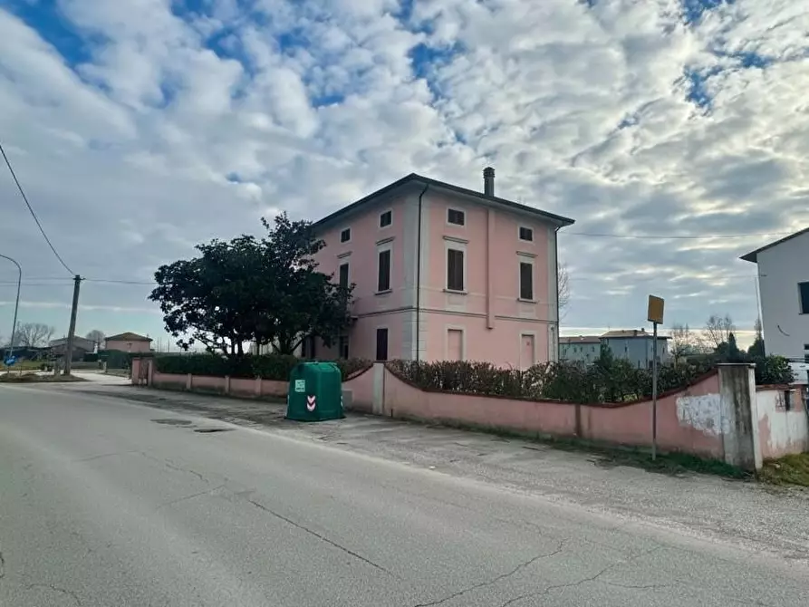 Immagine 1 di Casa indipendente in vendita  a Santa Maria A Monte