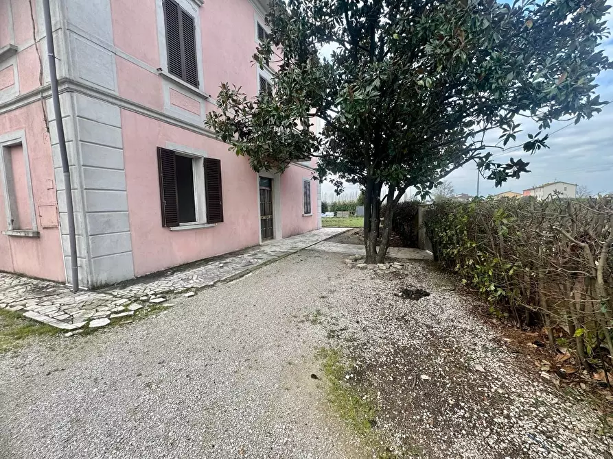 Immagine 5 di Casa indipendente in vendita  a Santa Maria A Monte
