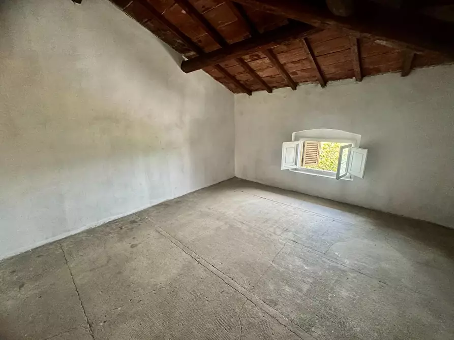 Immagine 29 di Casa indipendente in vendita  a Santa Maria A Monte