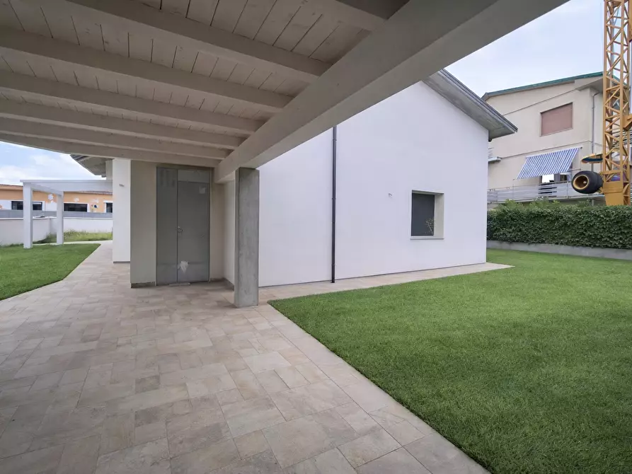 Immagine 20 di Villa in vendita  a Castelfranco Di Sotto