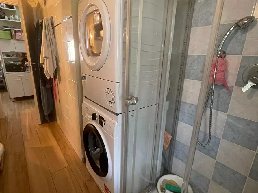 Immagine 3 di Porzione di casa in vendita  a Carrara