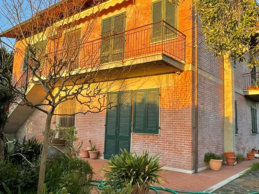 Immagine 2 di Casa indipendente in vendita  a Santa Maria A Monte