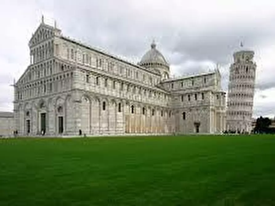 Immagine 1 di Locale commerciale in vendita  a Pisa