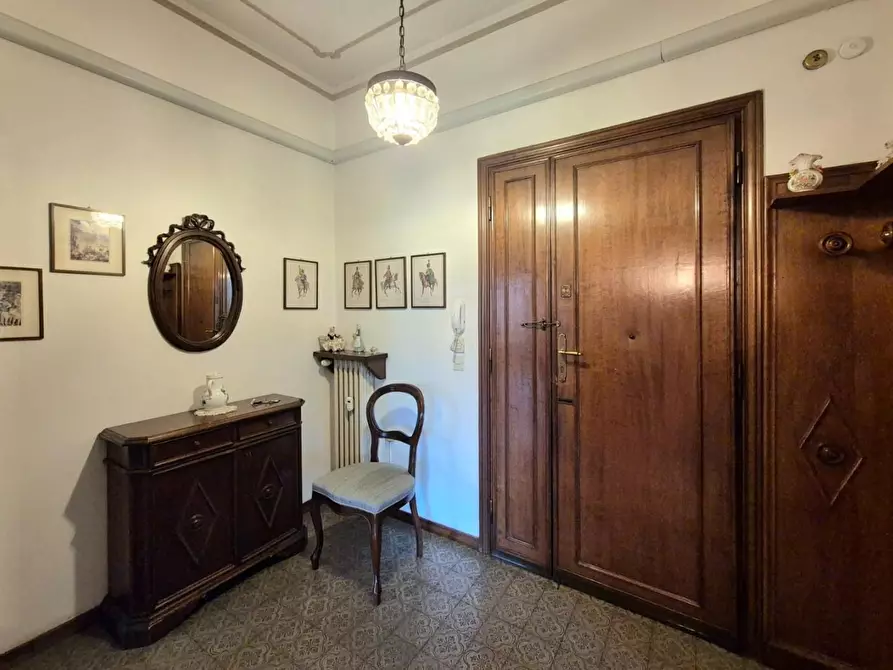 Immagine 7 di Appartamento in vendita  a Lucca