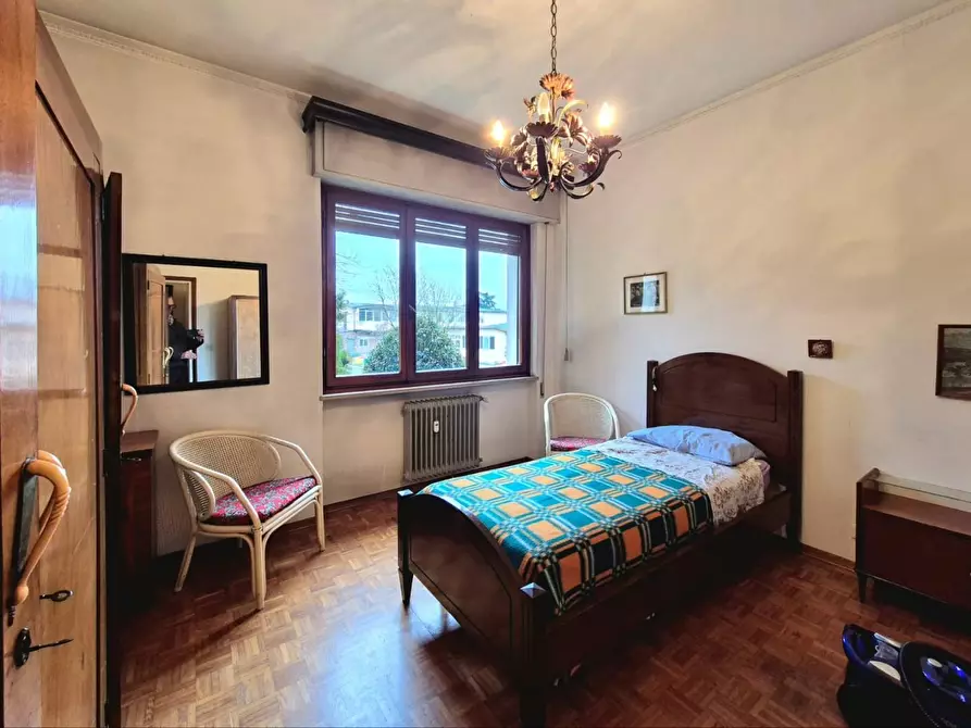 Immagine 16 di Appartamento in vendita  a Lucca