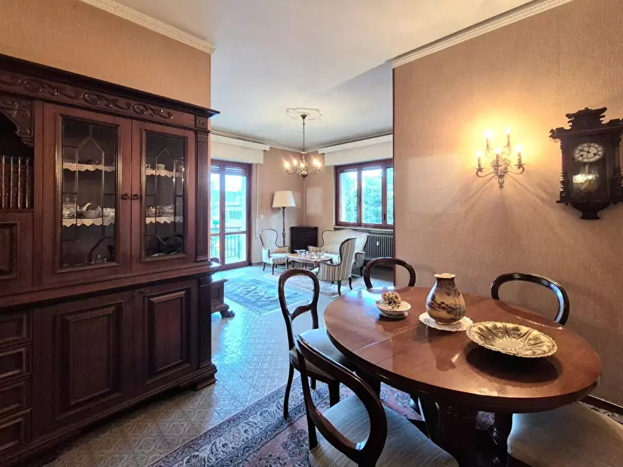 Immagine 2 di Appartamento in vendita  a Lucca