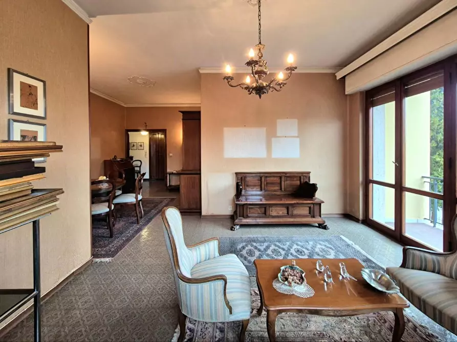 Immagine 8 di Appartamento in vendita  a Lucca