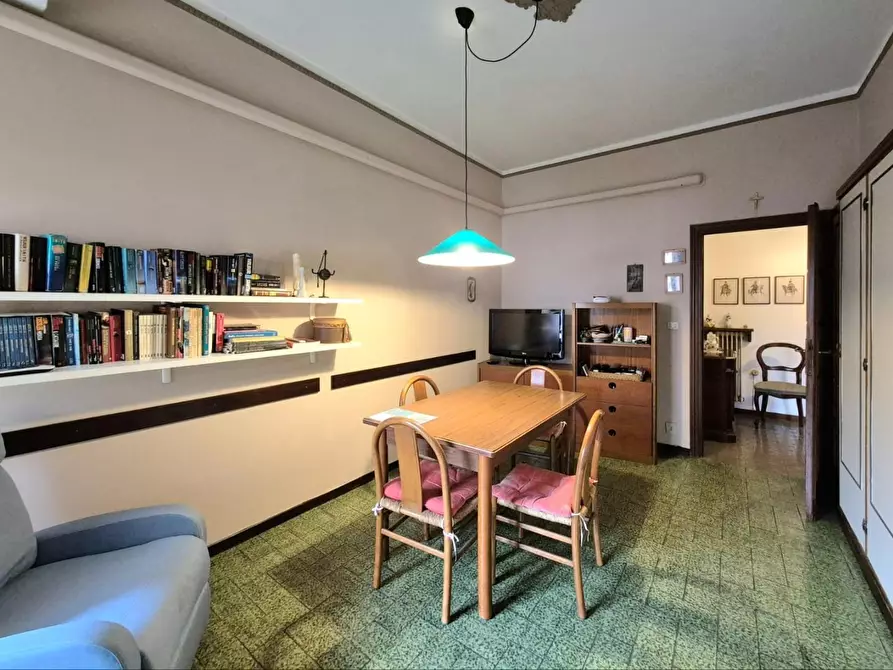 Immagine 10 di Appartamento in vendita  a Lucca