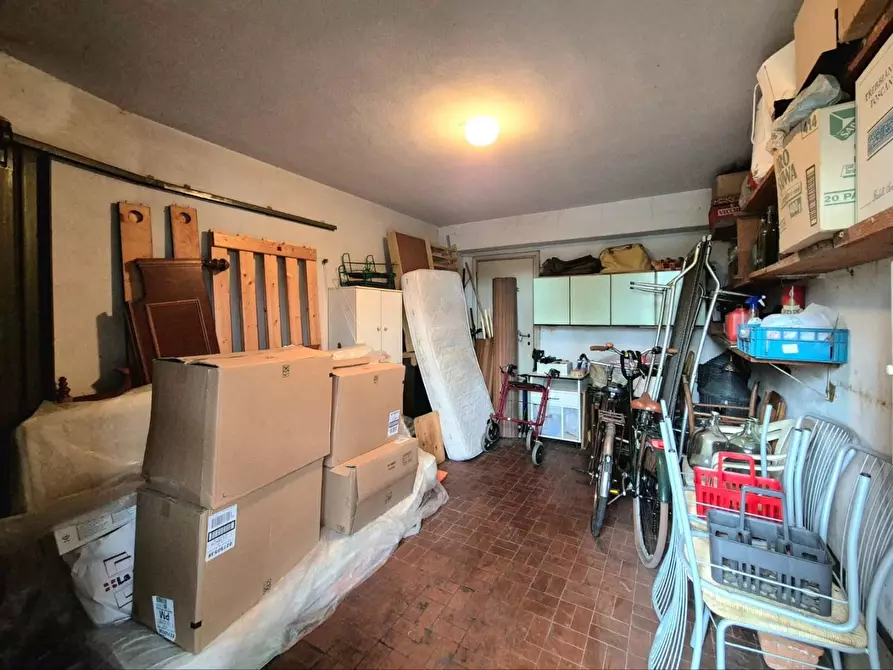 Immagine 27 di Appartamento in vendita  a Lucca