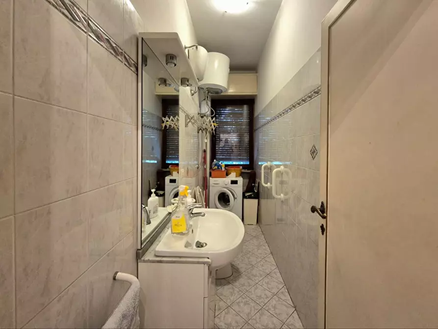 Immagine 20 di Appartamento in vendita  a Lucca