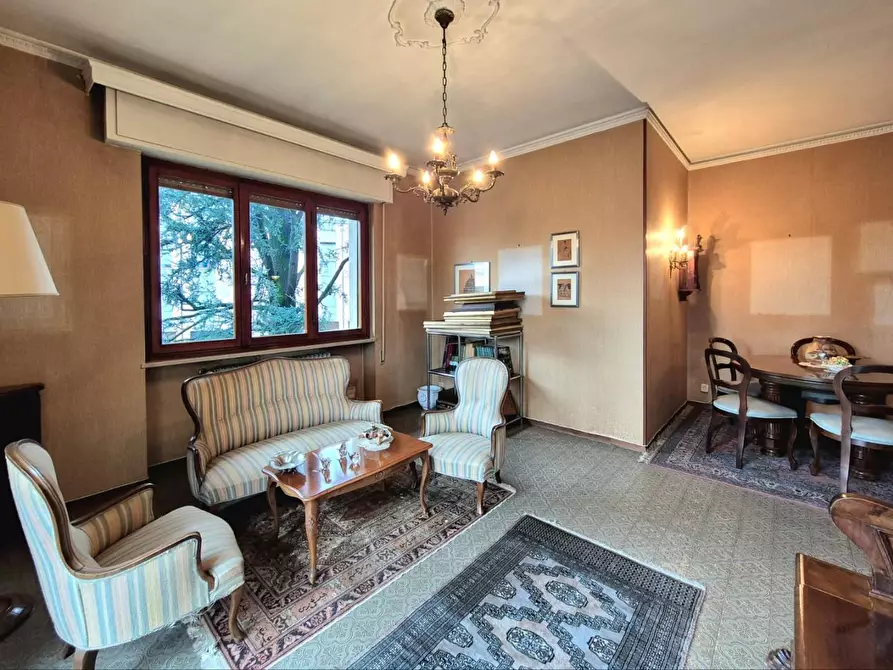 Immagine 3 di Appartamento in vendita  a Lucca