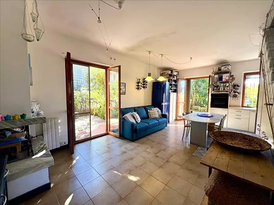 Immagine 5 di Villetta a schiera in vendita  a Massa