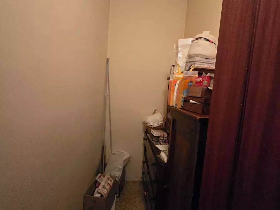 Immagine 12 di Appartamento in vendita  a Siena