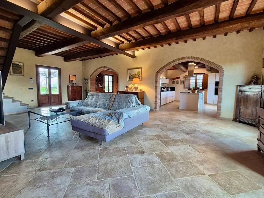 Immagine 37 di Casa colonica in vendita  a Cascina