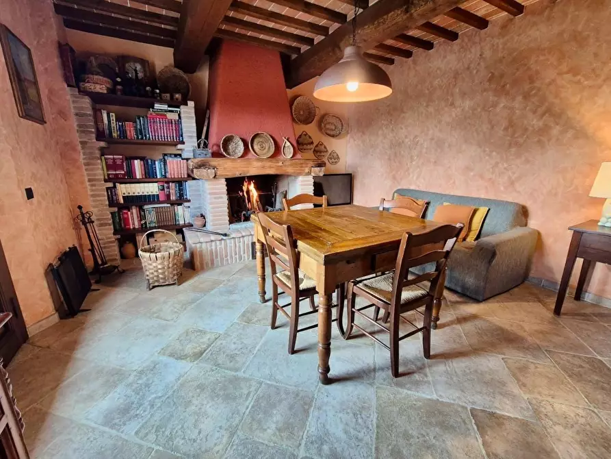 Immagine 6 di Casa colonica in vendita  a Cascina