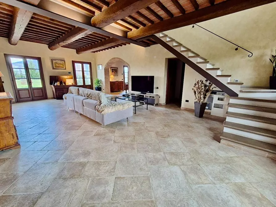 Immagine 49 di Casa colonica in vendita  a Cascina