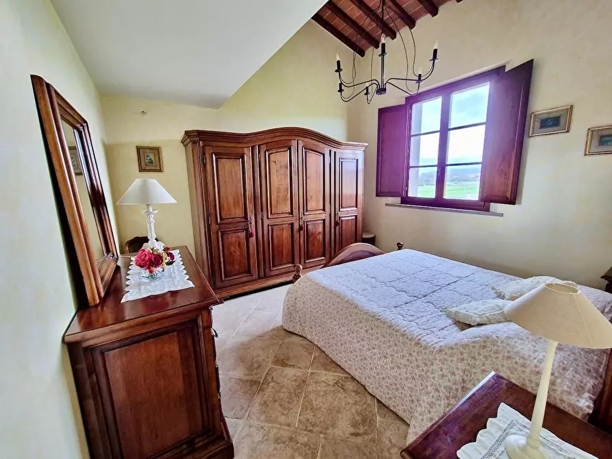 Immagine 9 di Casa colonica in vendita  a Cascina