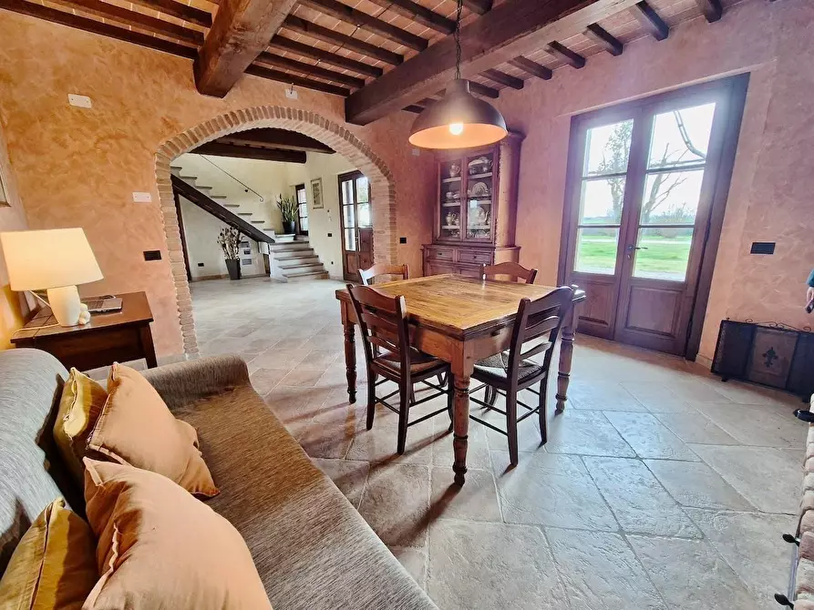 Immagine 41 di Casa colonica in vendita  a Cascina