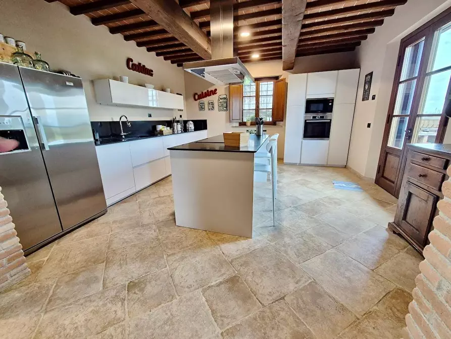 Immagine 54 di Casa colonica in vendita  a Cascina