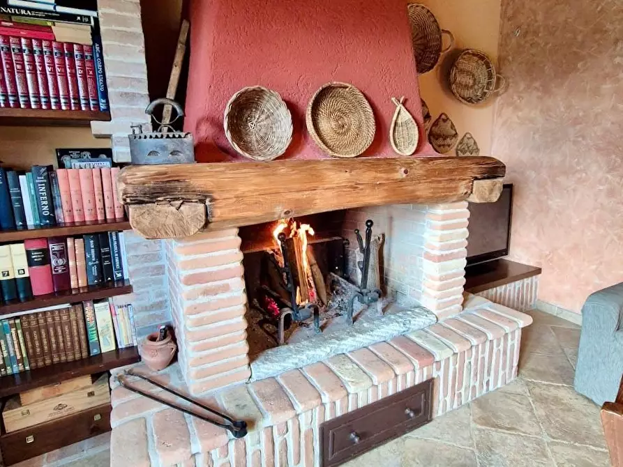 Immagine 52 di Casa colonica in vendita  a Cascina