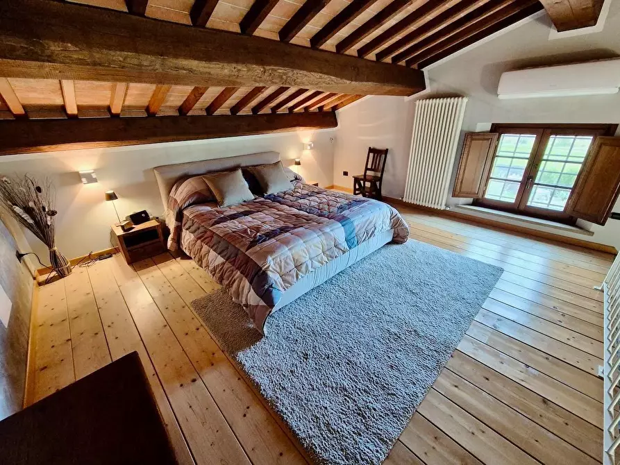 Immagine 50 di Casa colonica in vendita  a Cascina