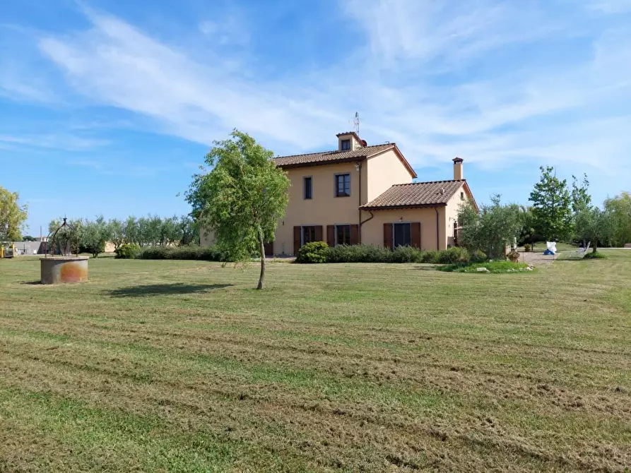 Immagine 26 di Casa colonica in vendita  a Cascina