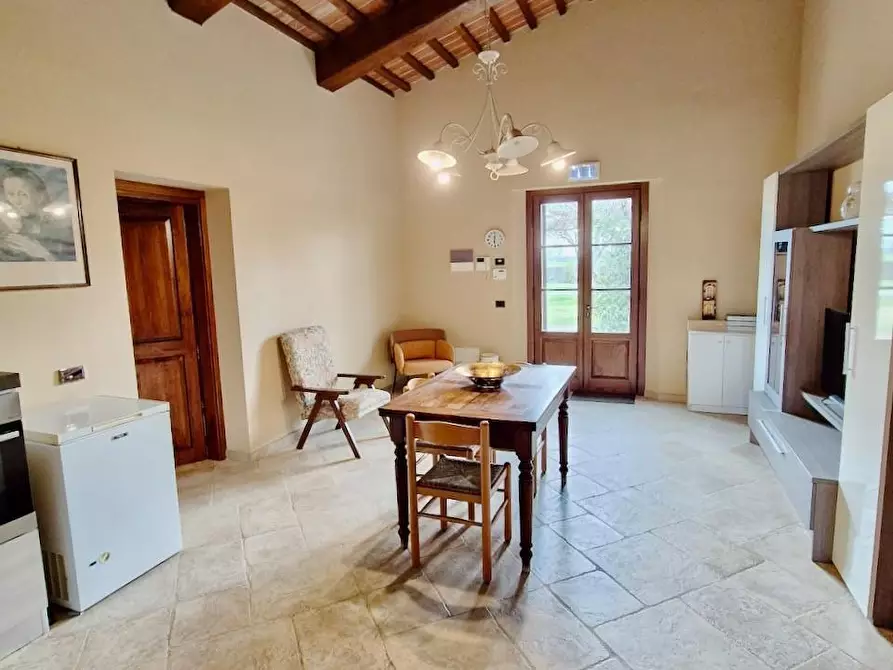 Immagine 4 di Casa colonica in vendita  a Cascina