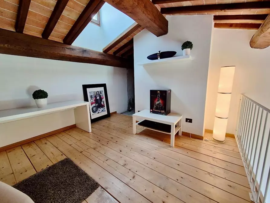 Immagine 28 di Casa colonica in vendita  a Cascina