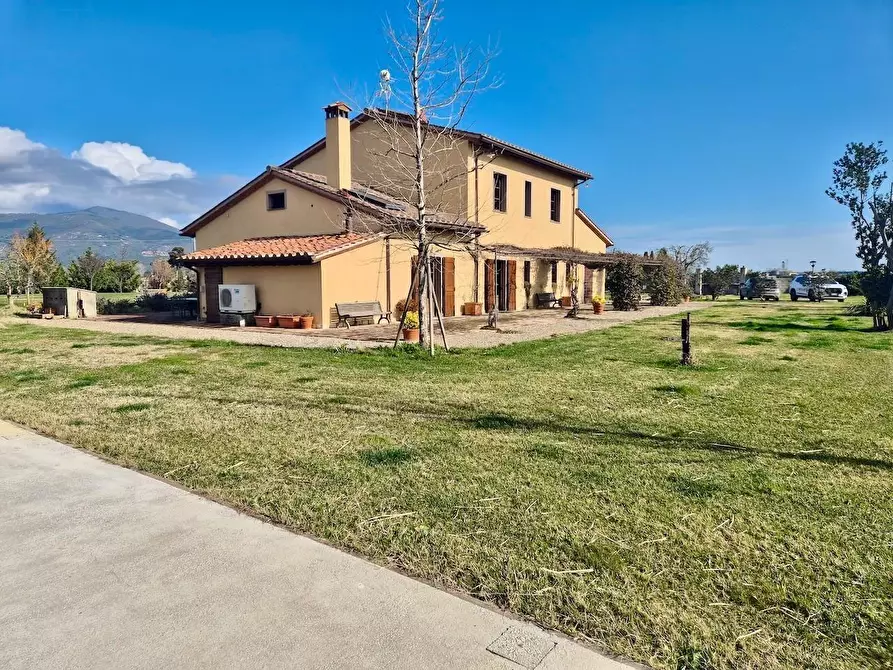 Immagine 21 di Casa colonica in vendita  a Cascina