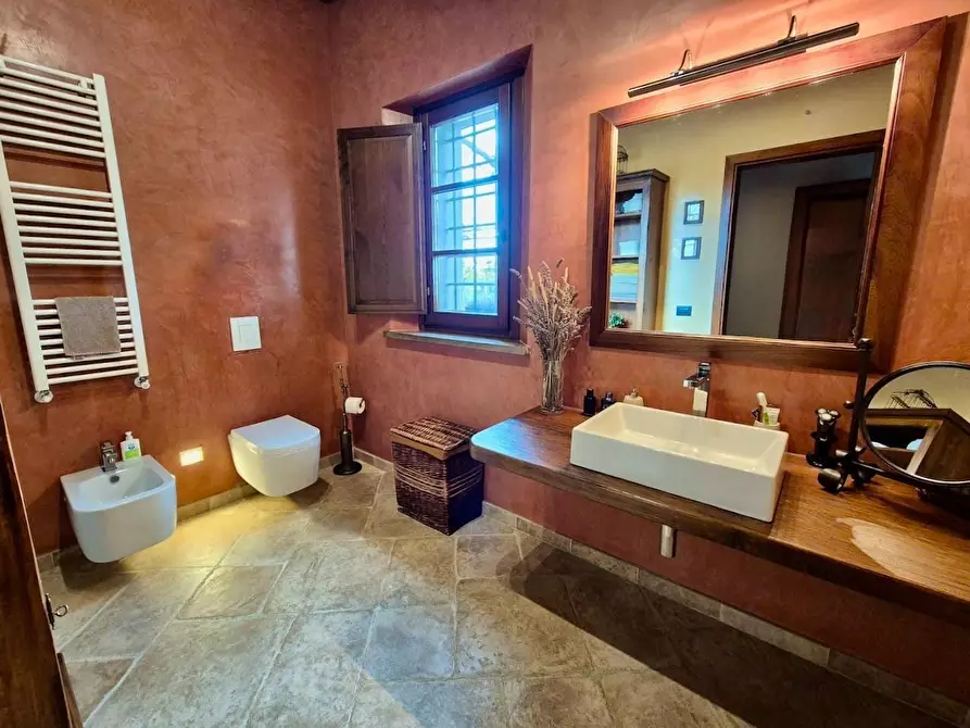 Immagine 14 di Casa colonica in vendita  a Cascina