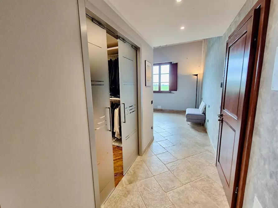 Immagine 48 di Casa colonica in vendita  a Cascina