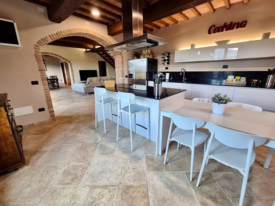 Immagine 20 di Casa colonica in vendita  a Cascina