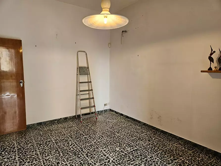 Immagine 11 di Villa in vendita  a Cascina