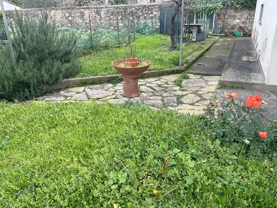 Immagine 7 di Villa in vendita  a Cascina